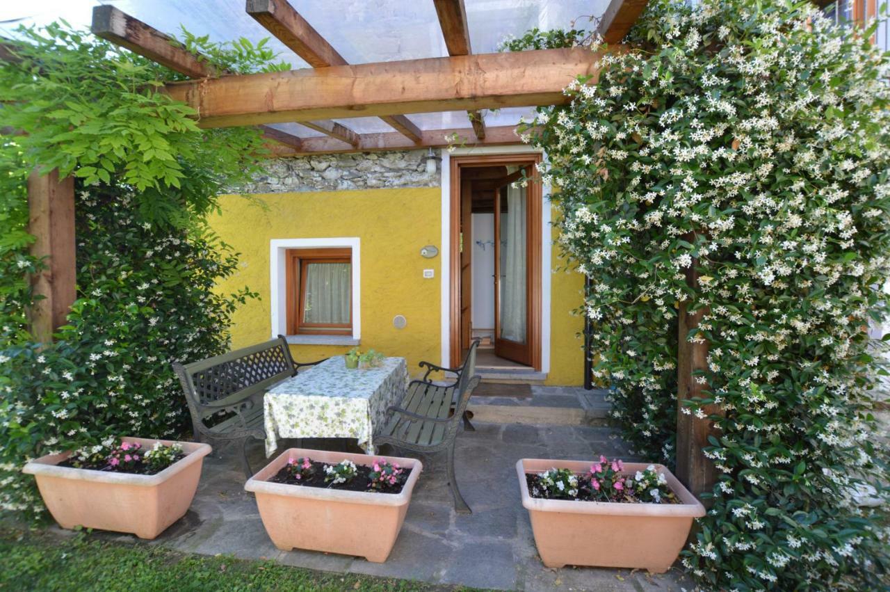 Rustico Giulietta E Romeo Villa Colico Buitenkant foto